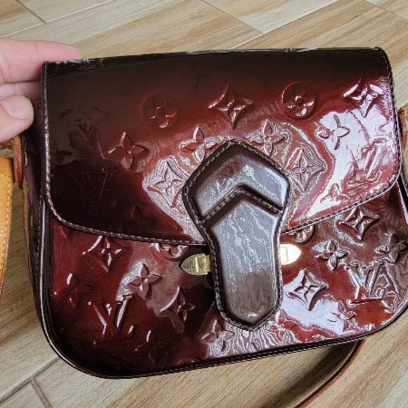 Louis Vuitton Vernis Amarante Patent Leather Bellflower Crossbody Handbag PM - Picture 6 of 11
